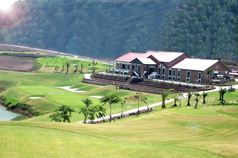Sân Golf Amber Hills image 4