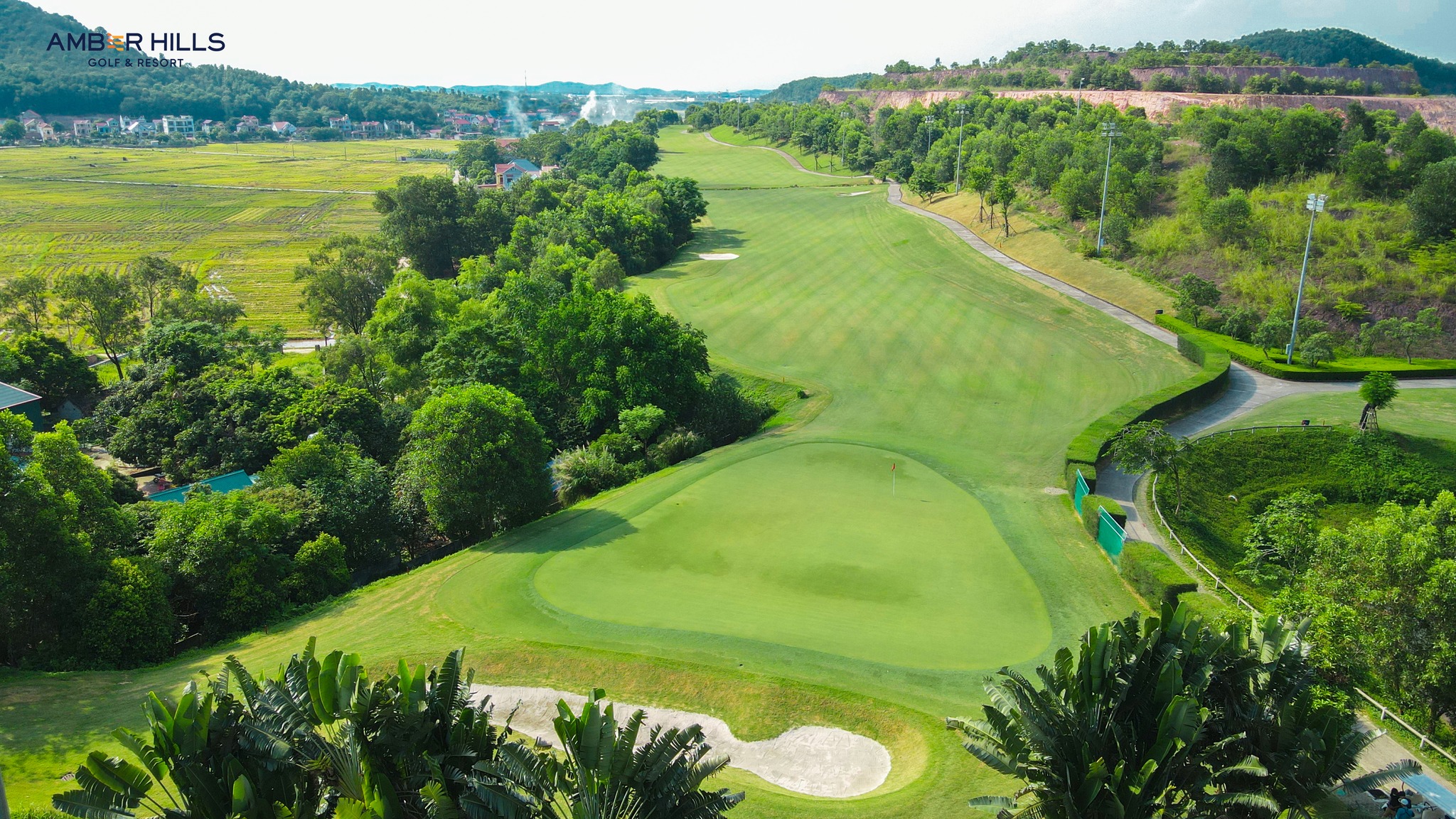 Sân Golf Amber Hills image 6
