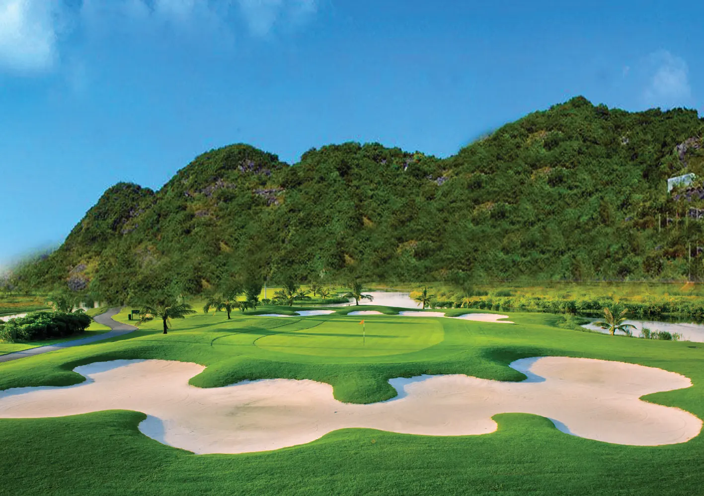Dragon Golf Links image 3
