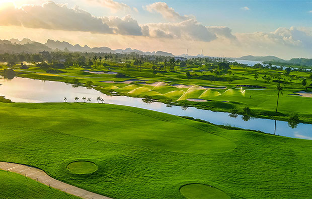 Dragon Golf Links image 9