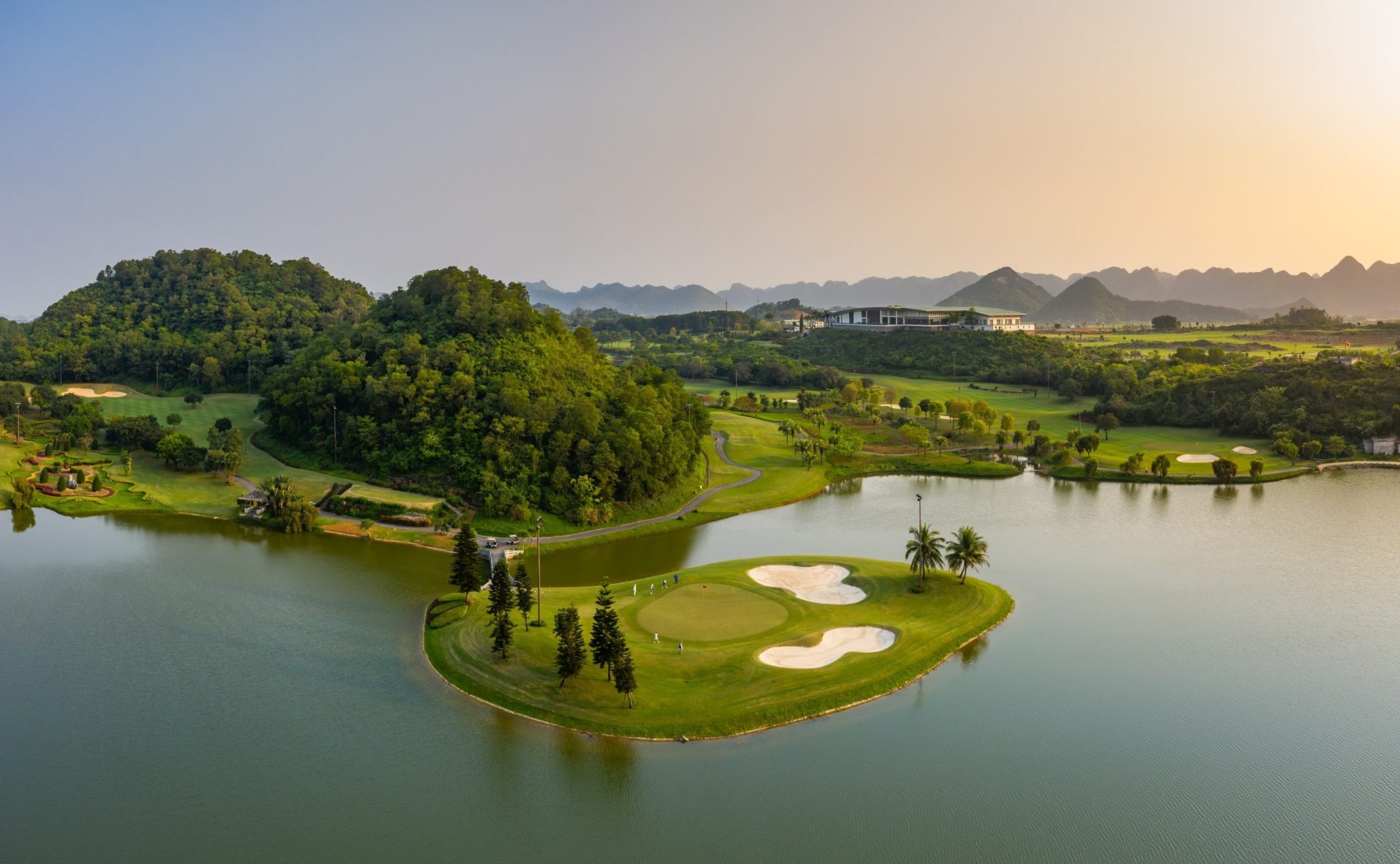 Trang An Golf & Country Club image 8