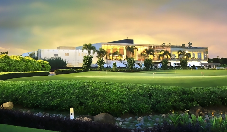 Twin Doves Golf Club image 1