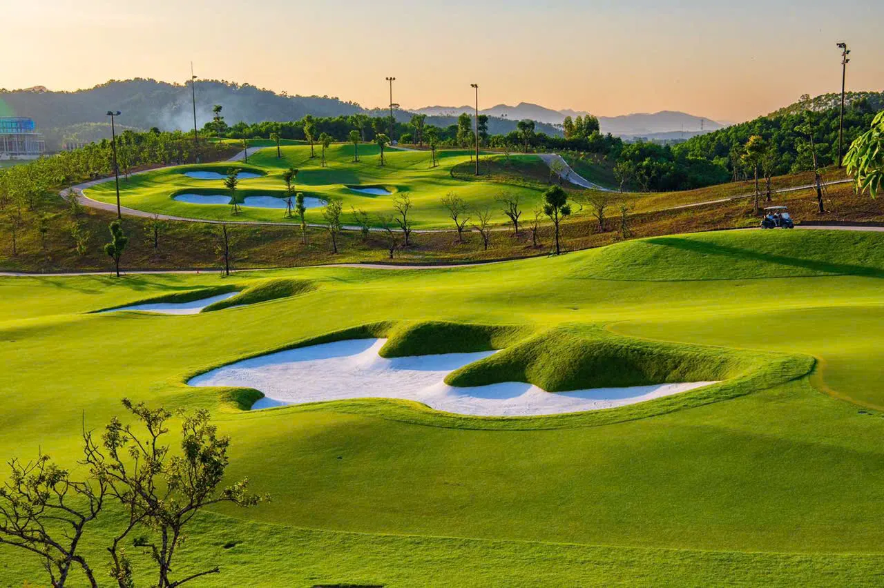 	Van Lang Empire Golf Club image 1