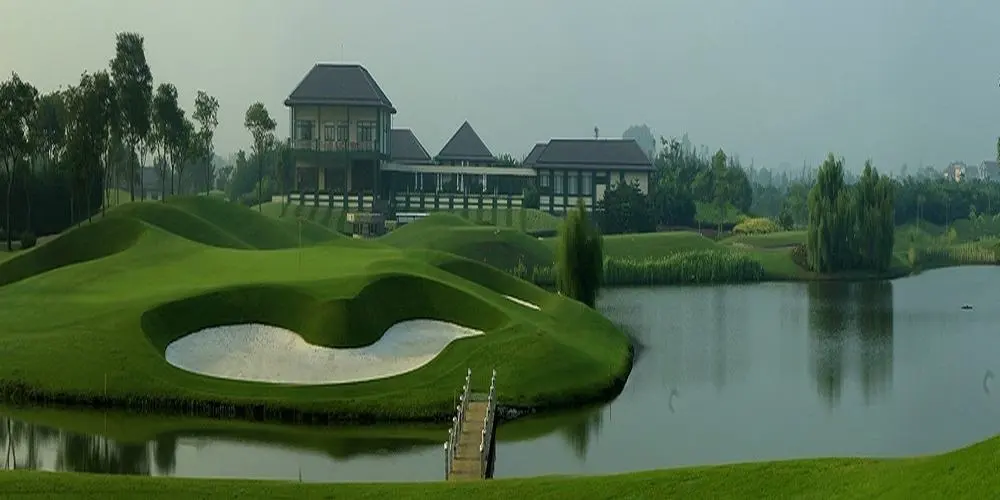 Sân golf Vân Trì image 4