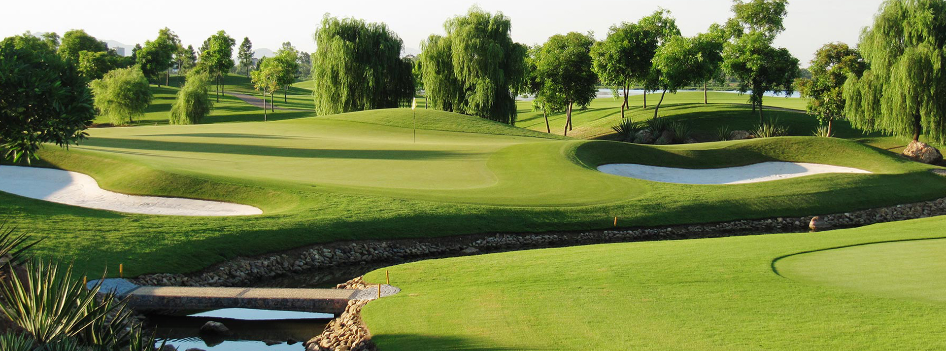 Sân golf Vân Trì image 6